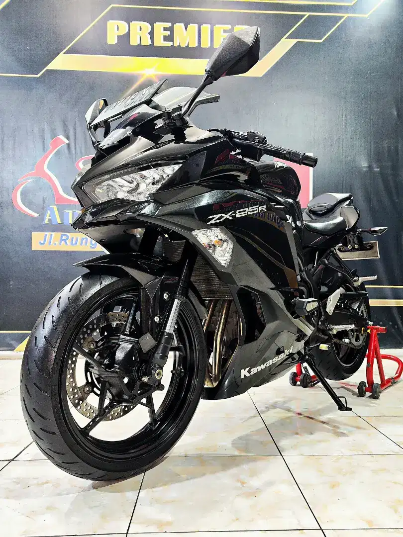 Kawasaki  Zx25R 4cilinder free knalpot 4 low km.Anugerah motor rungkut