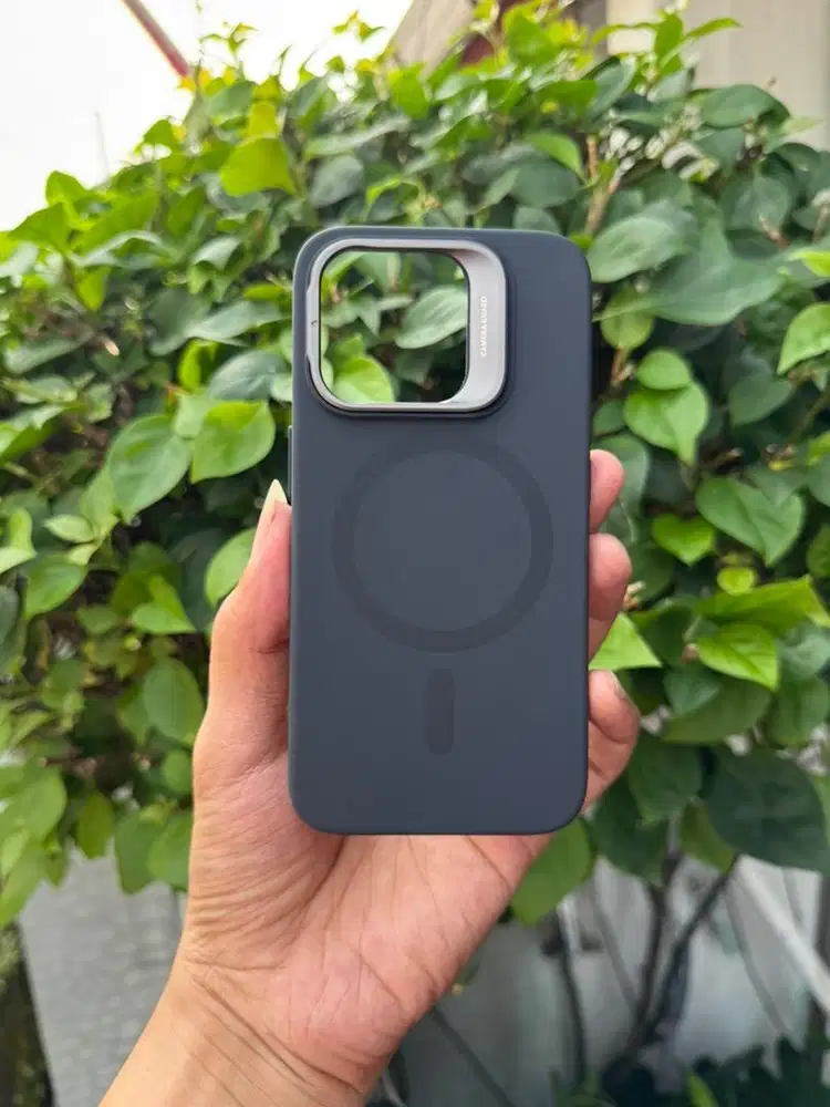 Case ESR iPhone 15 Pro Cloud Series With Magsafe Warna Hitam