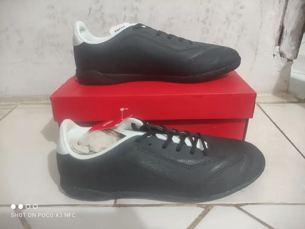 Sepatu futsal specs size 44 original