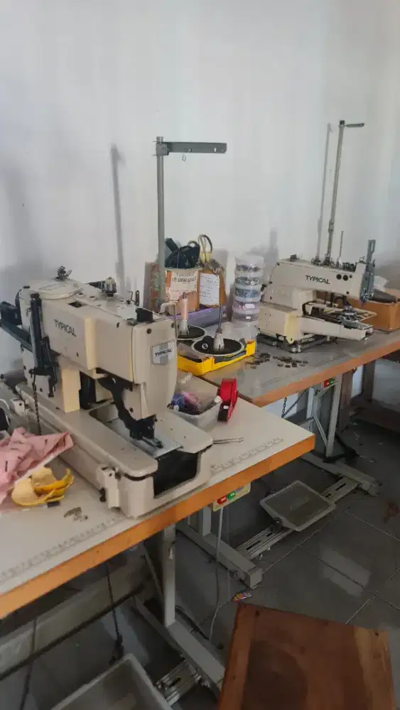 Satu set mesin lubang dan pasang kancing merek typical