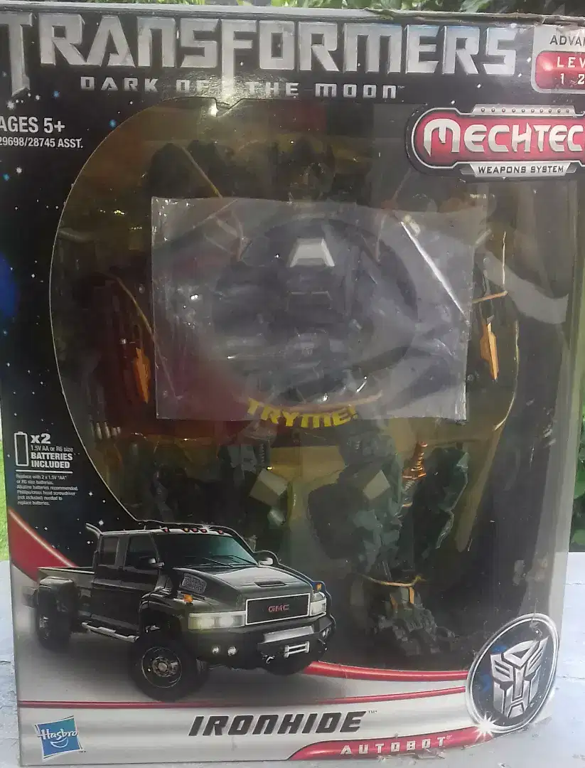 Transformers IRON HIDE leader class Hasbro