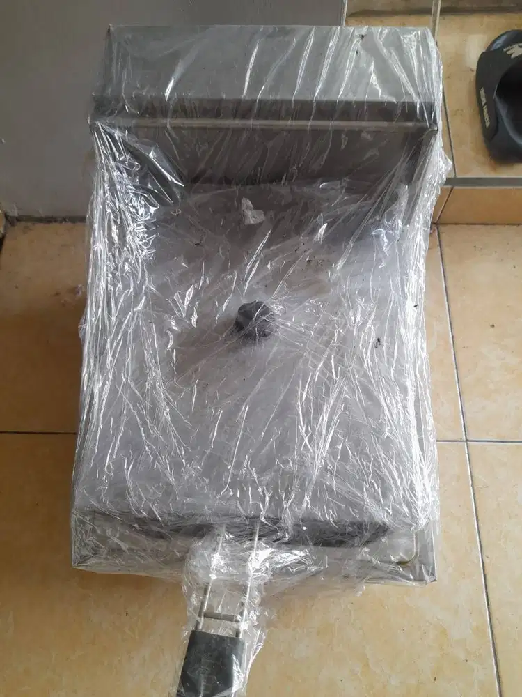 Dijual Kompor Deep Fryer 1 Tungku merk Maestro, Kondisi masih Mulus