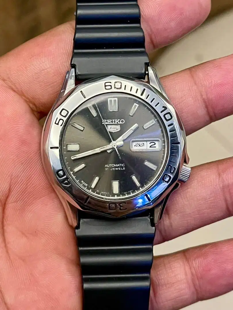seiko five grey dial automatic