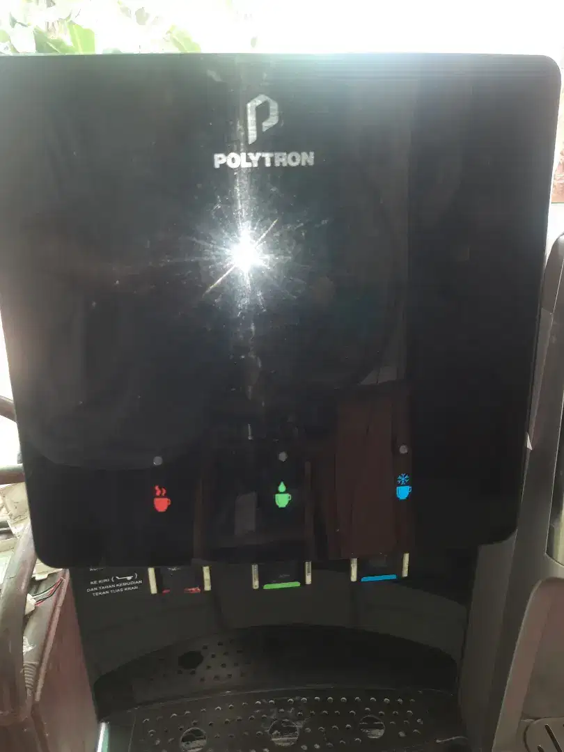 Dispenser poytron