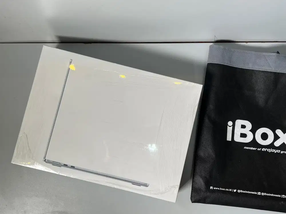 MacBook Air 13 inch M4 2025 BARU