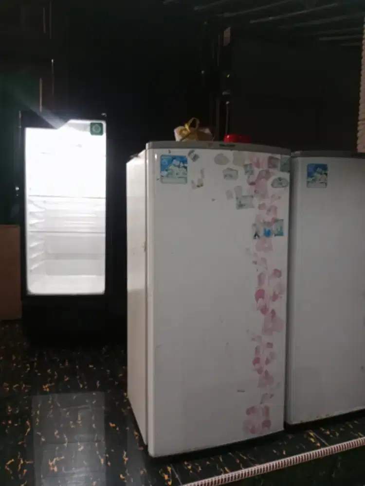 Buku besi, ac, kulkas