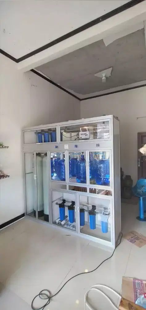 Depot air minum isi ulang