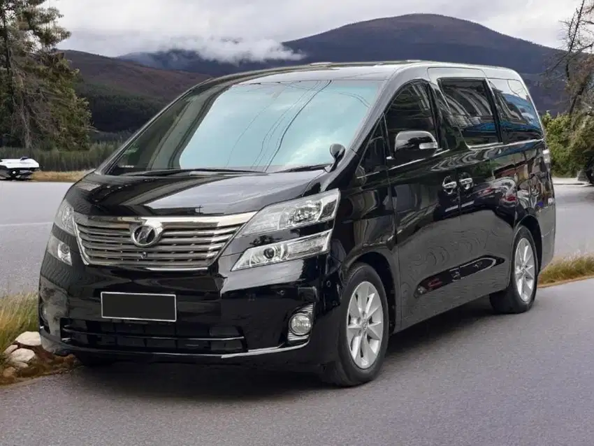 Toyota Vellfire V Sound Premium 2.4 At 2011 km +/- 82.000