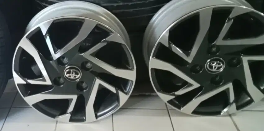 4 velg veloz original 99,9,% mulus.