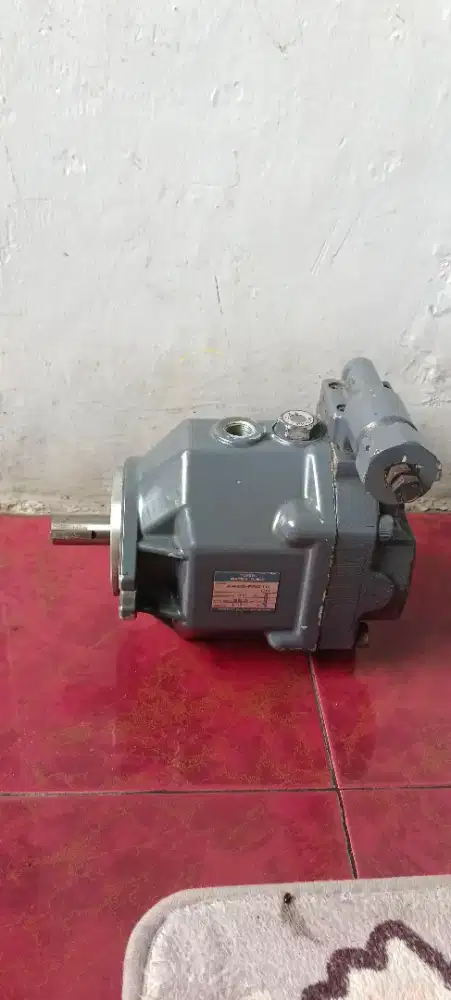 Piston pump yuken AR22-FR01C-20 made in japan
