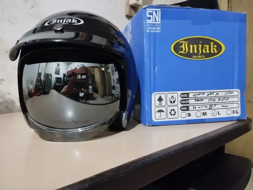 Helm injak double visor