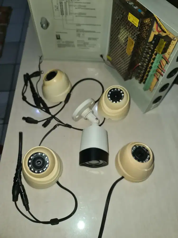 cctv indoors dan outdoors.