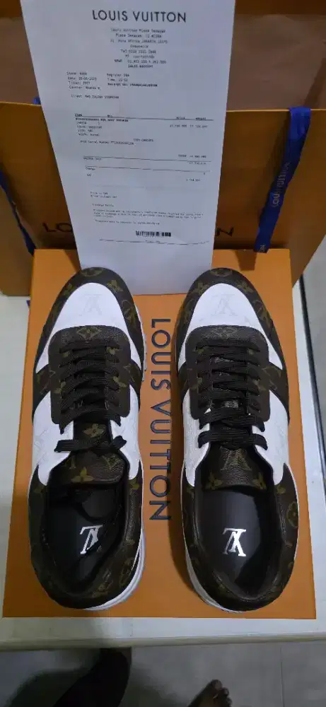 sepatu brand : LV original sneakers,