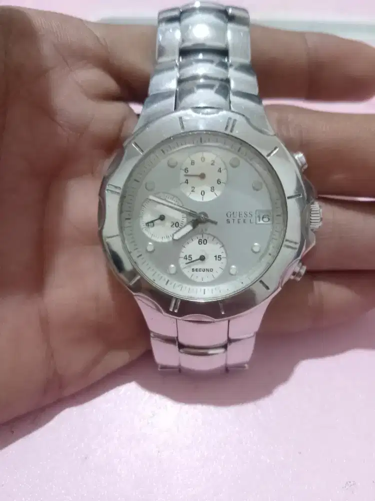 Jam tangan pria guess steel solid