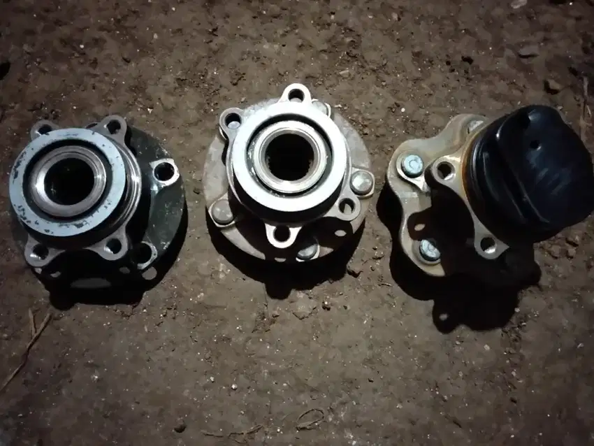 Hub roda mobil nisan serena
