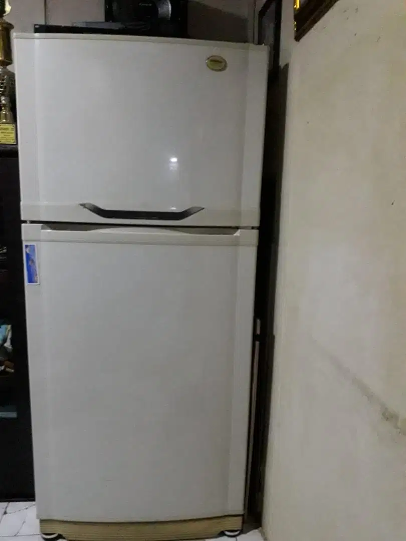 Kulkas 2 Pintu Goldstar (jumbo)