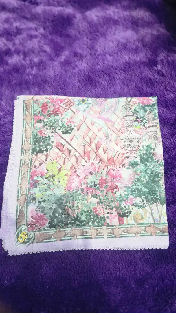 Preloved hijab button scarf