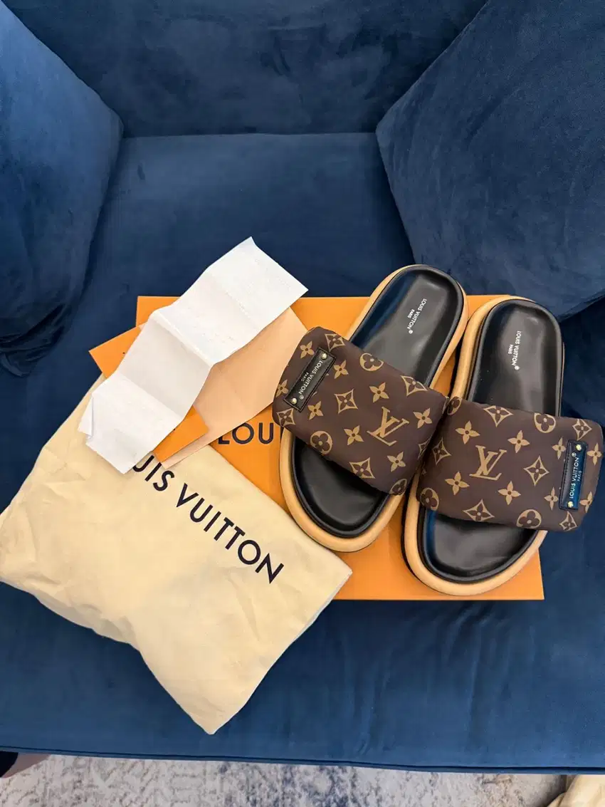 Bu Pool pillow louis vuitton size 38 (new)