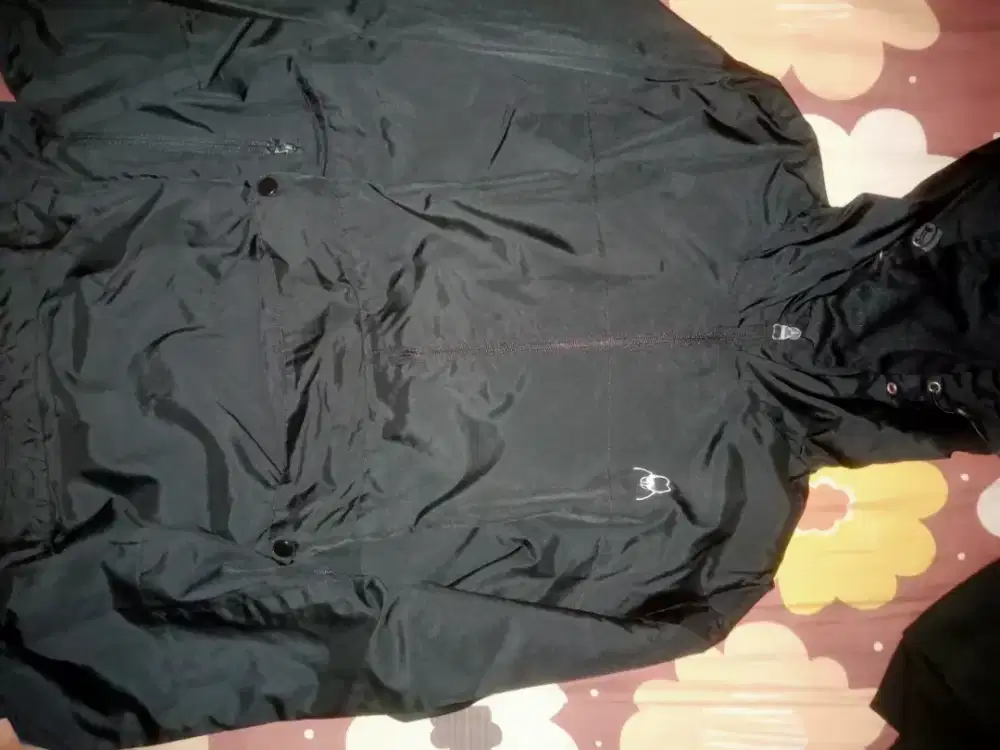 Jual jaket parasut hitam brand brey.co