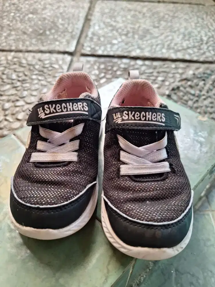 Sepatu skechers anak no 24 (14cm)
