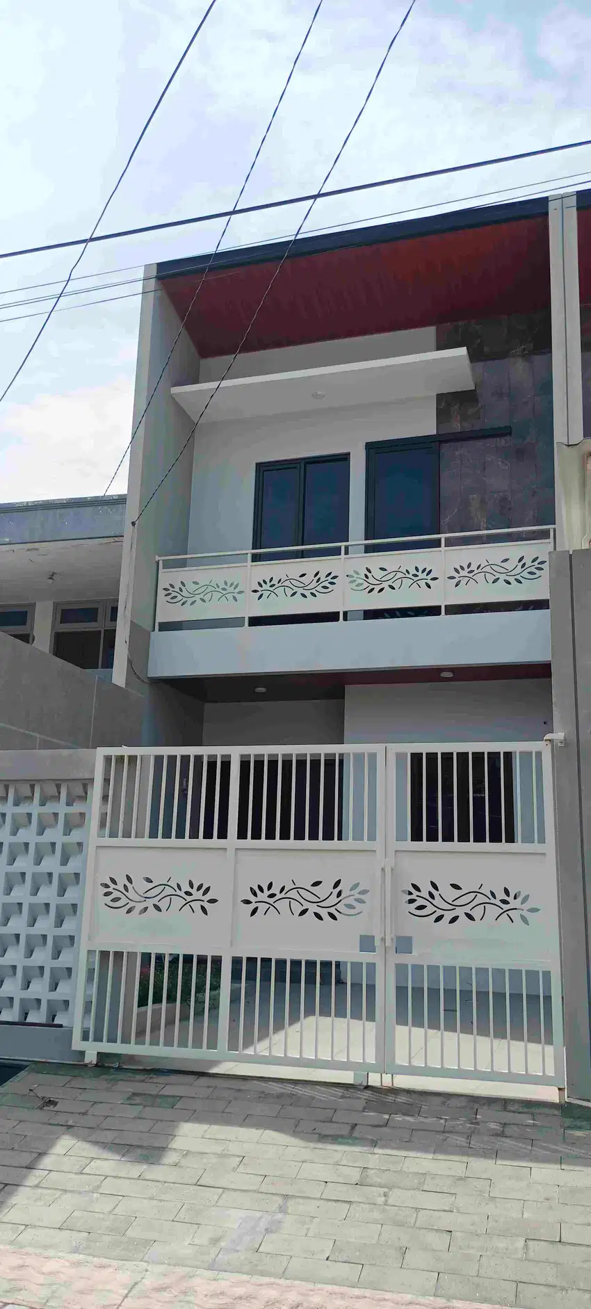 Rumah Gress 2 Lantai Tenggilis