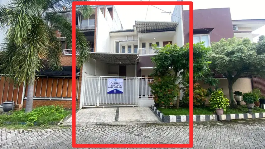 Rumah minimalis Tenggilis 2 lantai