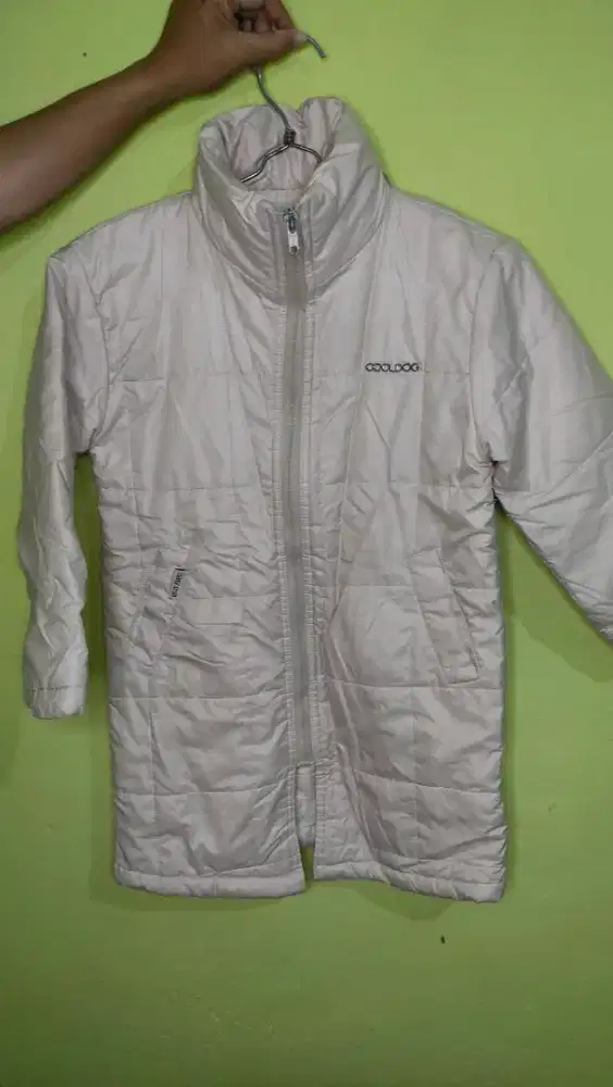 Jaket tebal lengan pendek