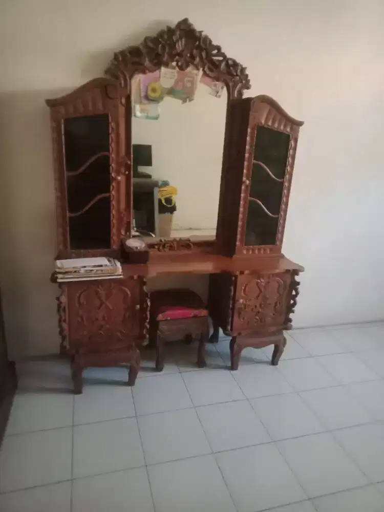 Kaca rias ukiran jati tua