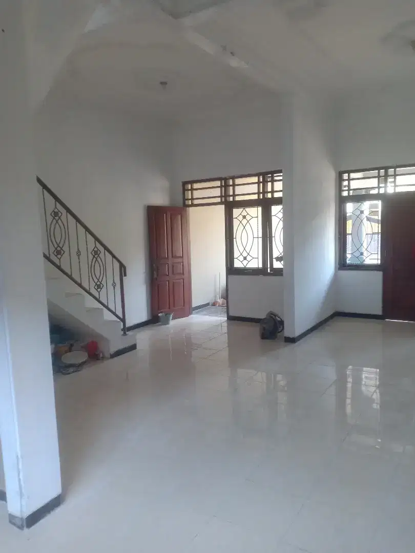 Disewakan Rumah Tengah Kota strategis
