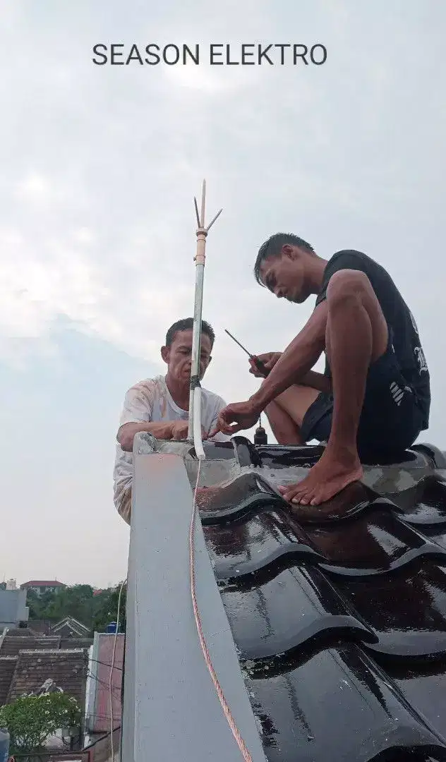 Ahlinya Pasang Penangkal Petir Konvensional