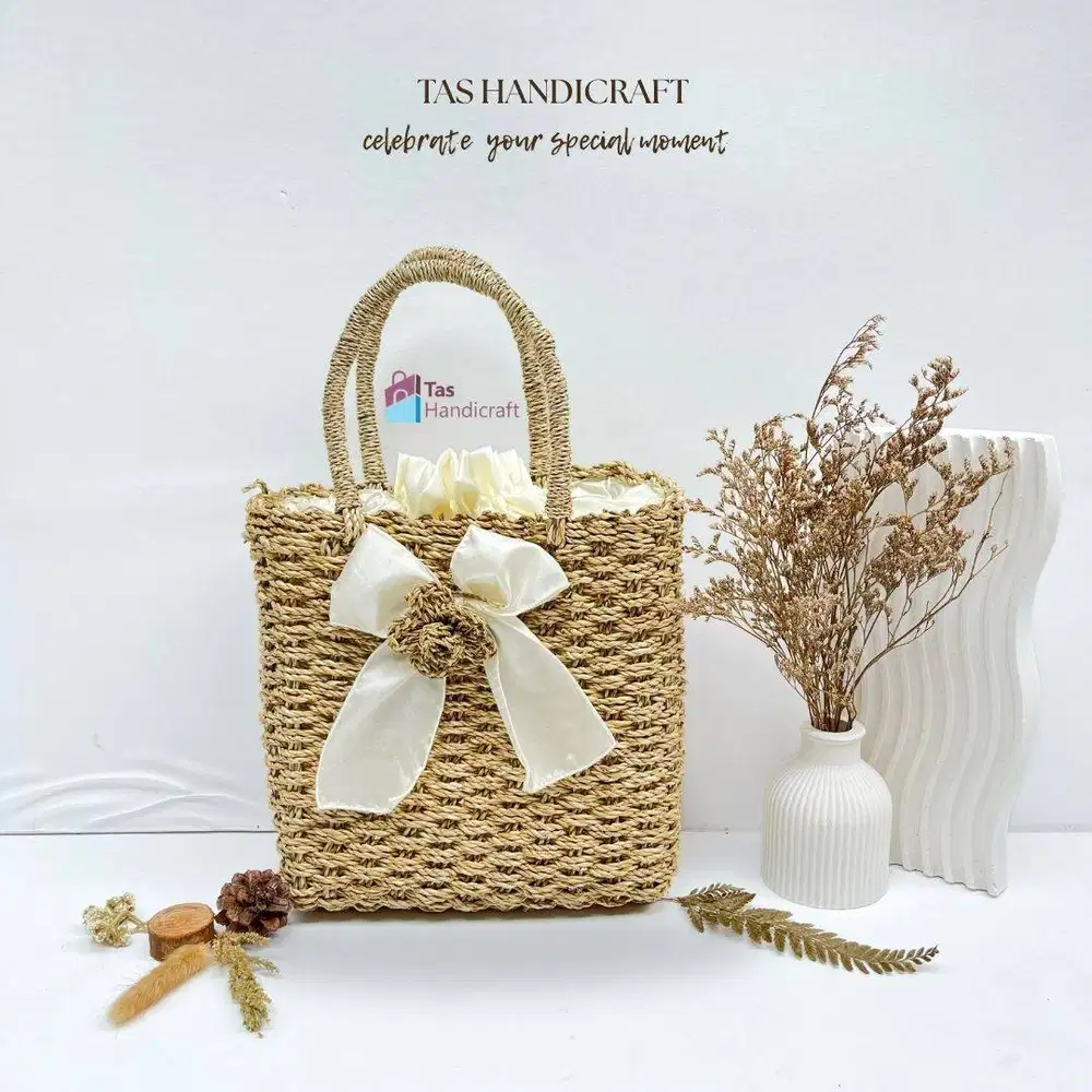 Tas Bahan Anyaman Rara Gintir Variasi Pita | Tas Hampers Anyaman