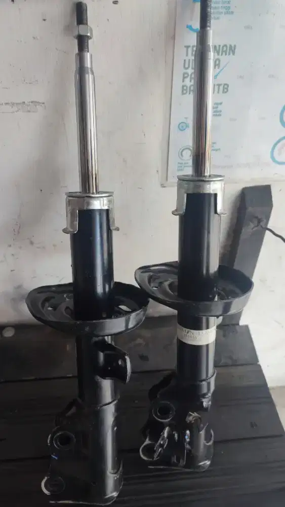 Sokbreker depan hrv 2015 ke atas