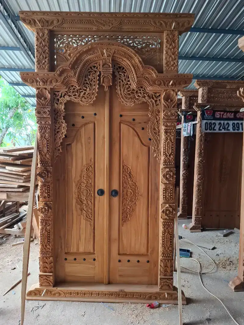 gapura 150x260 pintu kupu tarung