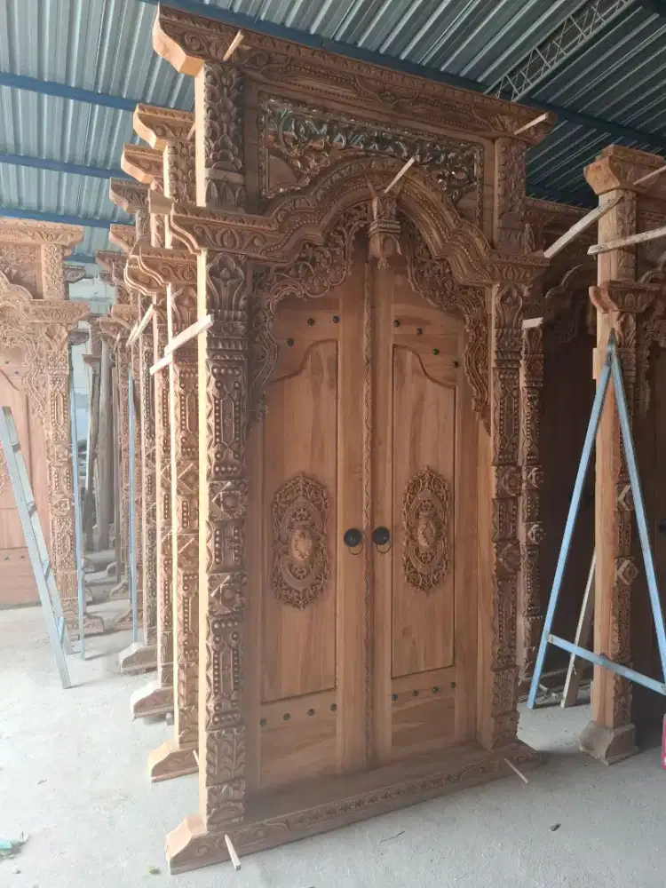 gapura 150x260 pintu tempel