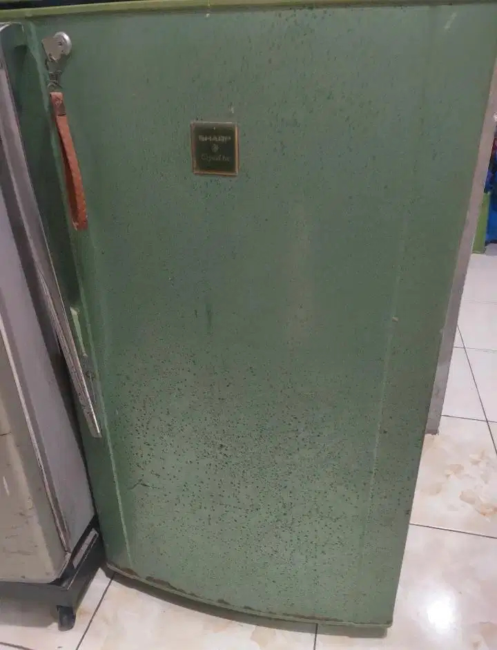 JUAL KULKAS FREEZER SHARP