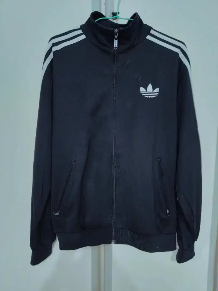 Jaket Adidas Hitam