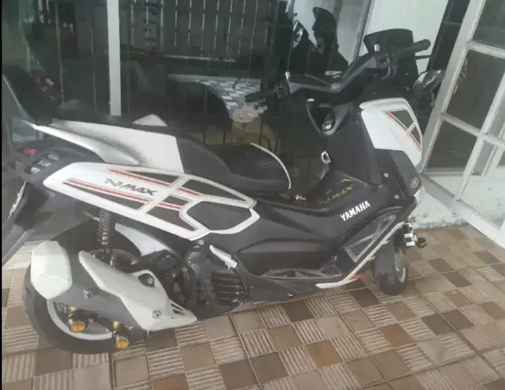 NMax Putih Istimewa 2016