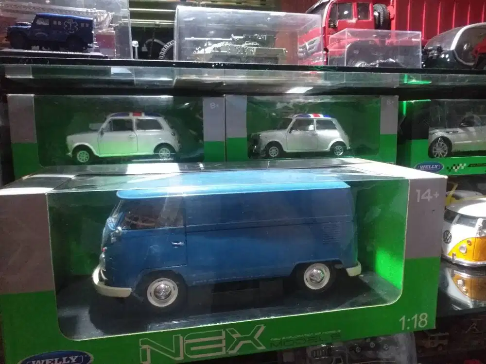 Diecast 1 : 18 volkwagen t bus 1963