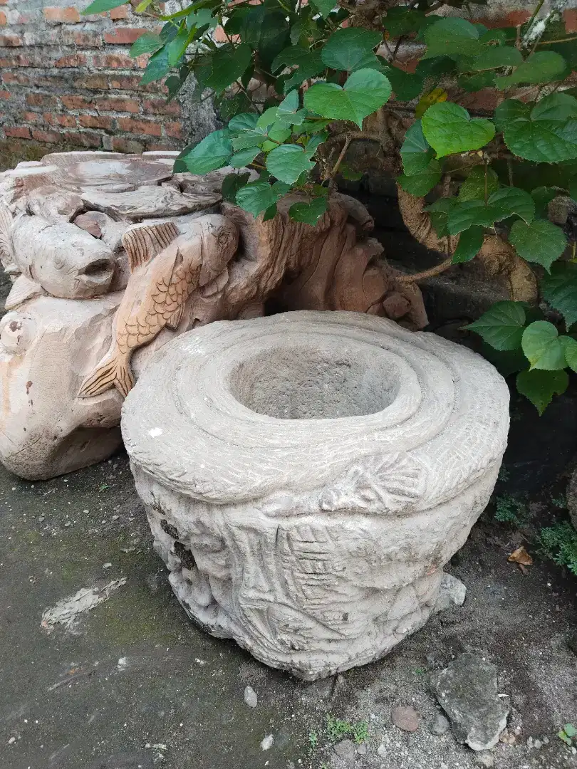 Umpak lesung batu candi