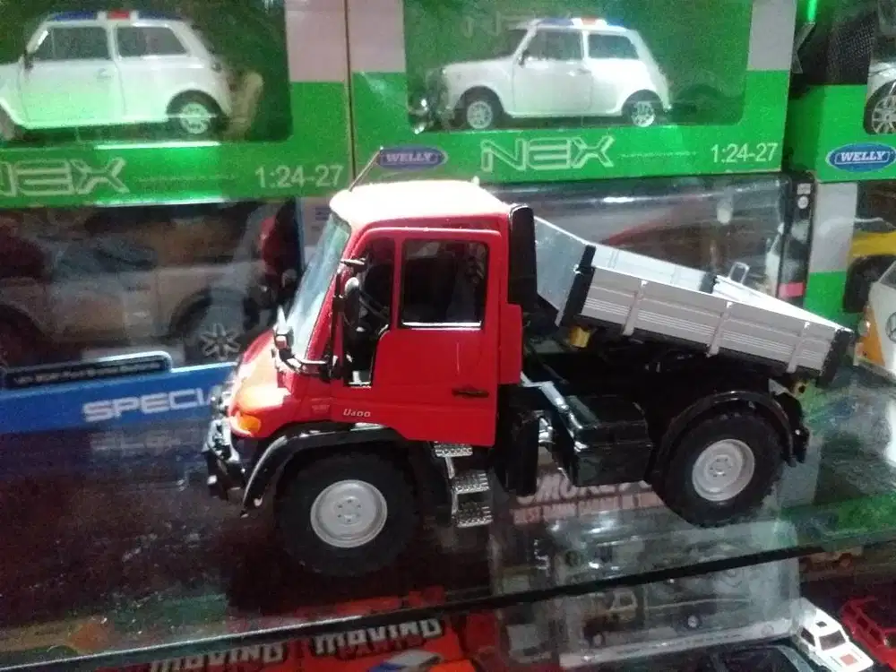 Jual murah diecast 1: 18 unimog welly