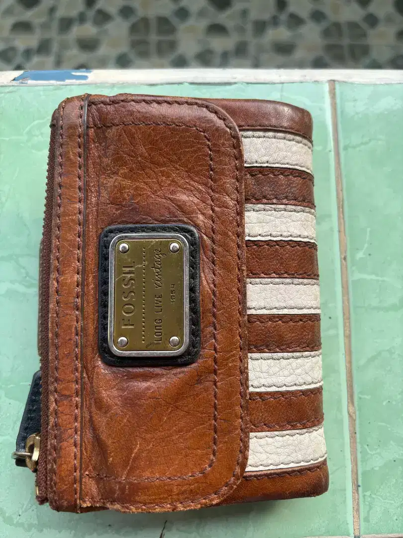 Preloved Dompet Fossil