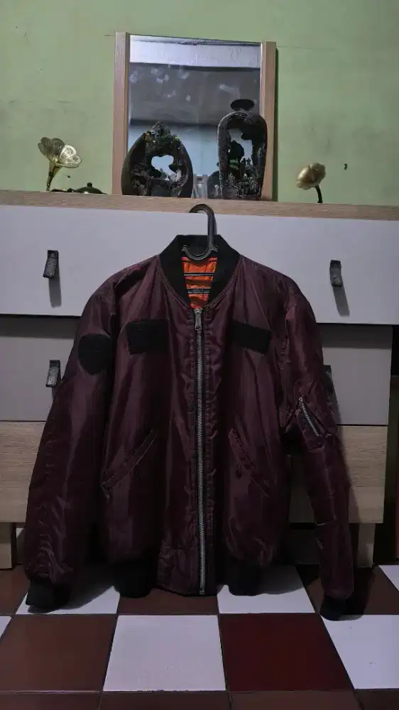 Jaket Bomber Polos Maroon