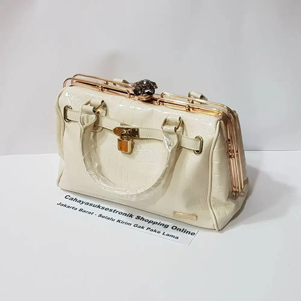 Tas Wanita Model Jinjing ada Tali Strap Selempang New Condition
