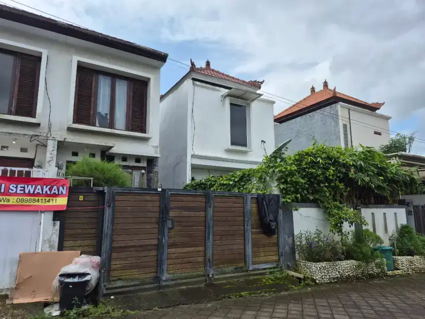 Disewakan  rumah
