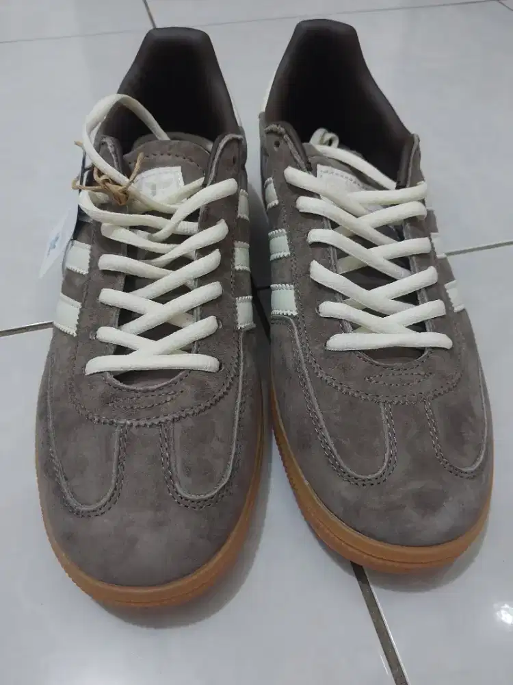 sepatu Adidas spesial 100 % original
