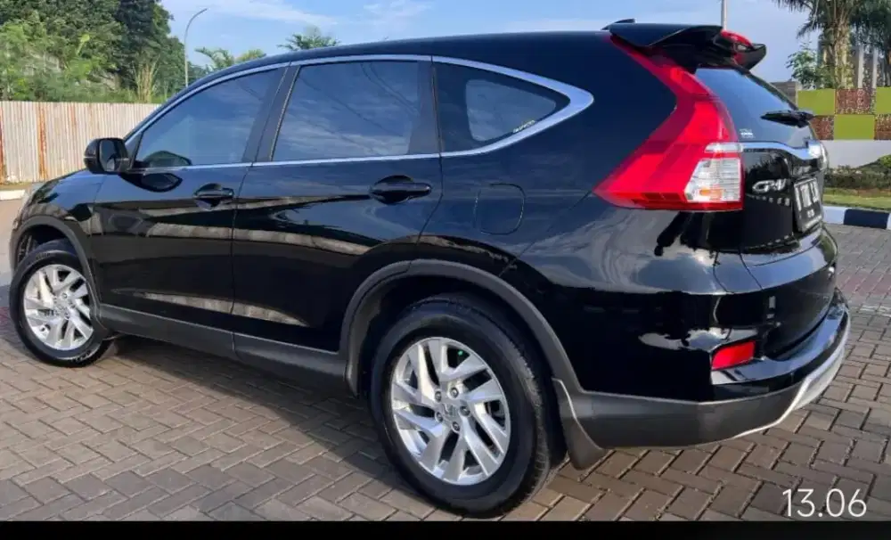 Dijual mobil CRV 2015 2.0 matic