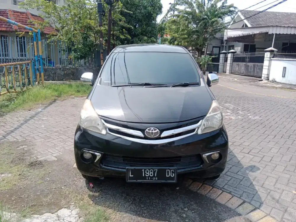 TOYOTA NEW AVANZA G MATIC HITAM 2012
