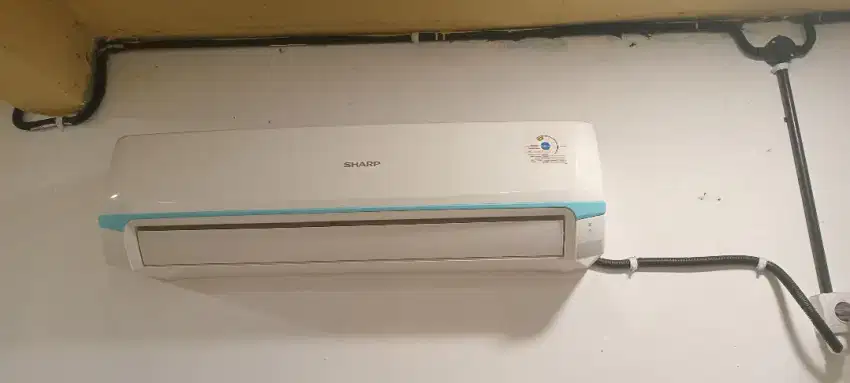 Dijual cepat AC 2pk Merk Sharp Thailand lengkap like new