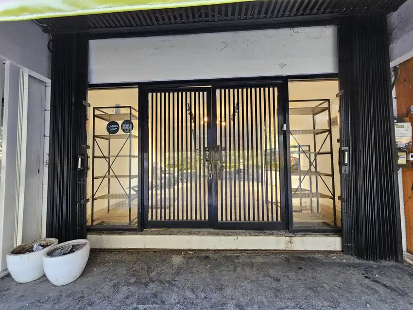Di Sewakan Ruko Boulevard Raya 2 Lantai, Strategis. Kelapa Gading