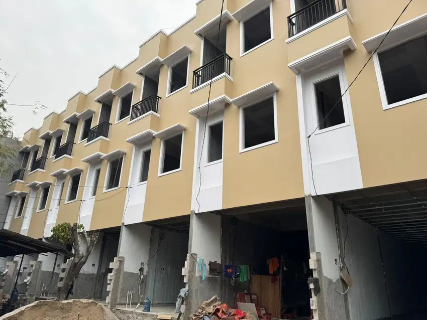 Ruko baru Ready 5 Unit Jelambar Kav Polri Cocok Usaha